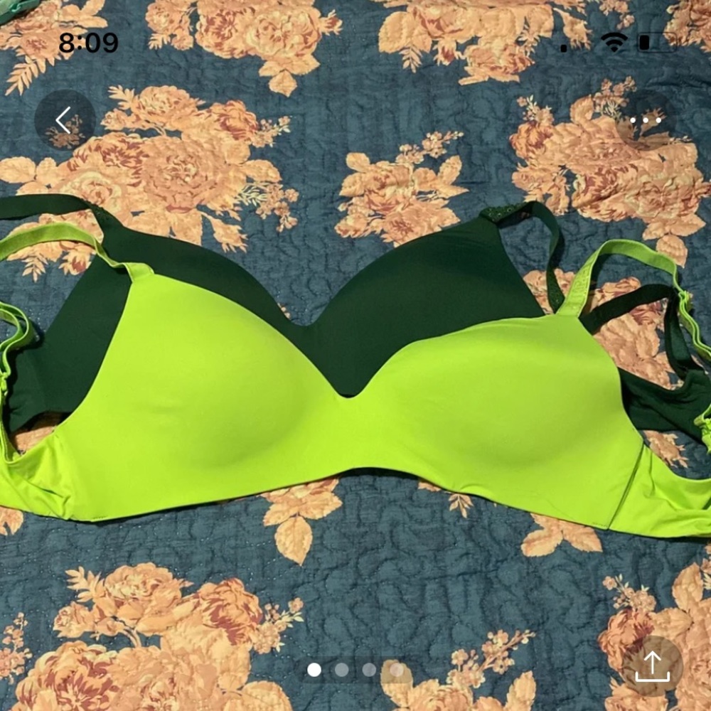 Like new Vs no underwire bra 34 d lime green only